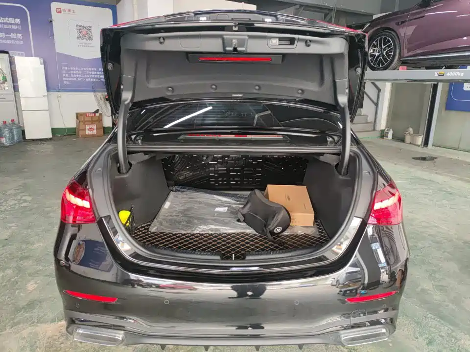 Mercedes-Benz C-Class — миниатюра 9