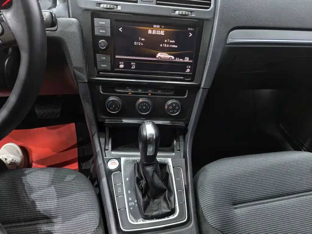 Volkswagen Golf — миниатюра 12