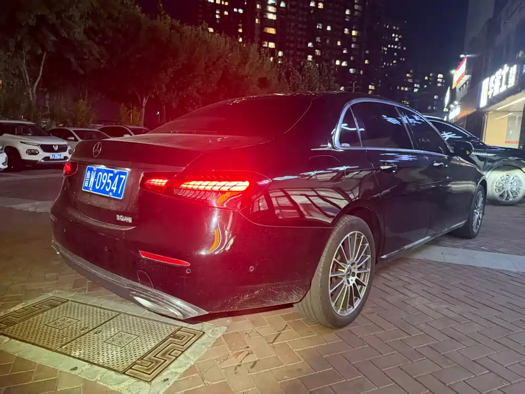 Mercedes-Benz E-Class — миниатюра 10