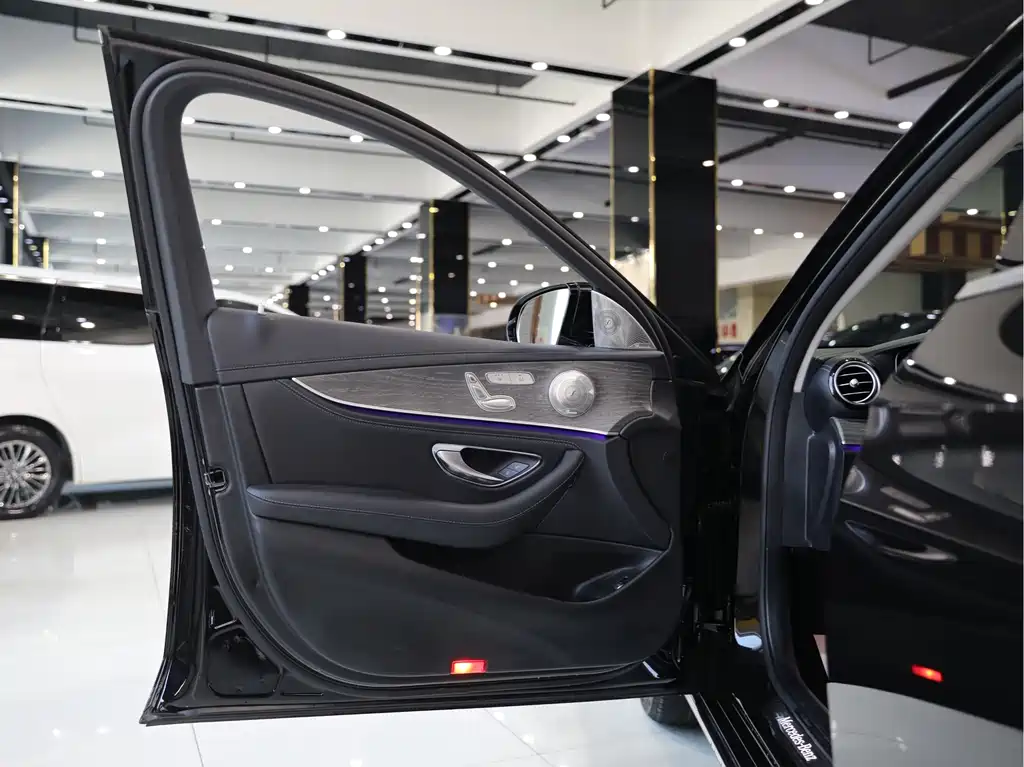 Mercedes-Benz E-Class E 2023 E 260 L 4MATIC