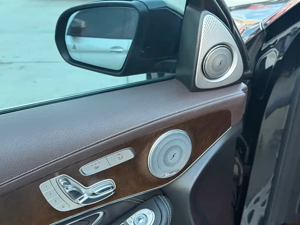 Mercedes-Benz GLC — миниатюра 9