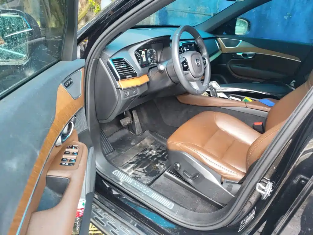 Volvo XC90 — миниатюра 17