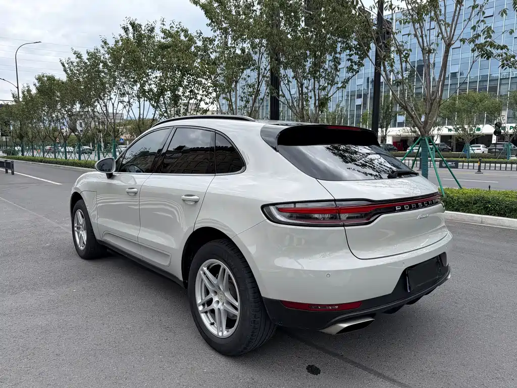 Porsche Macan — миниатюра 6