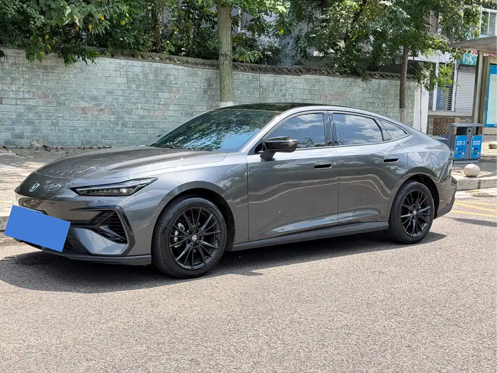 2026 Changan UNI-V - zdjęcie 1 z 9