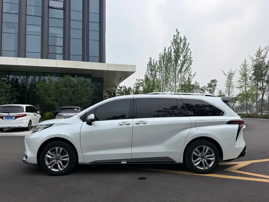 Toyota Sienna 2021 2.5L