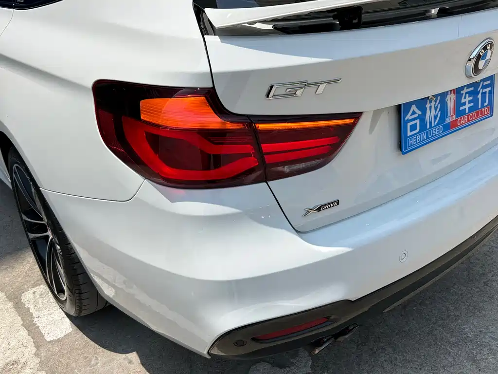 BMW 3 Series GT 3 GT 2019 330i xDrive M Sport