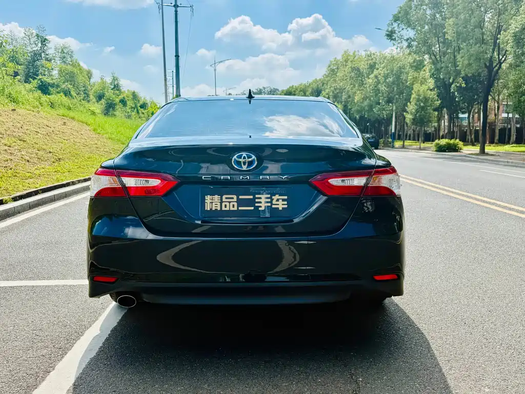 Toyota Camry — миниатюра 4