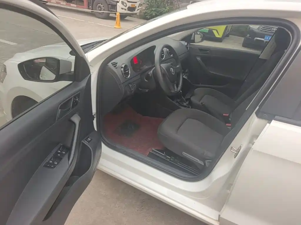 Volkswagen Jetta — миниатюра 16