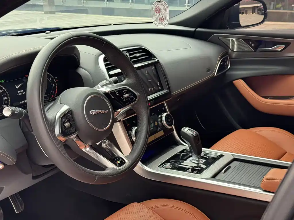 Jaguar XEL — миниатюра 4