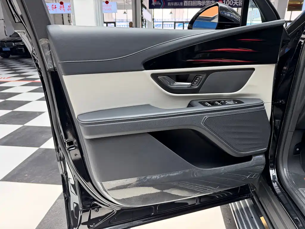 Lincoln Nautilus 2023 2.0T