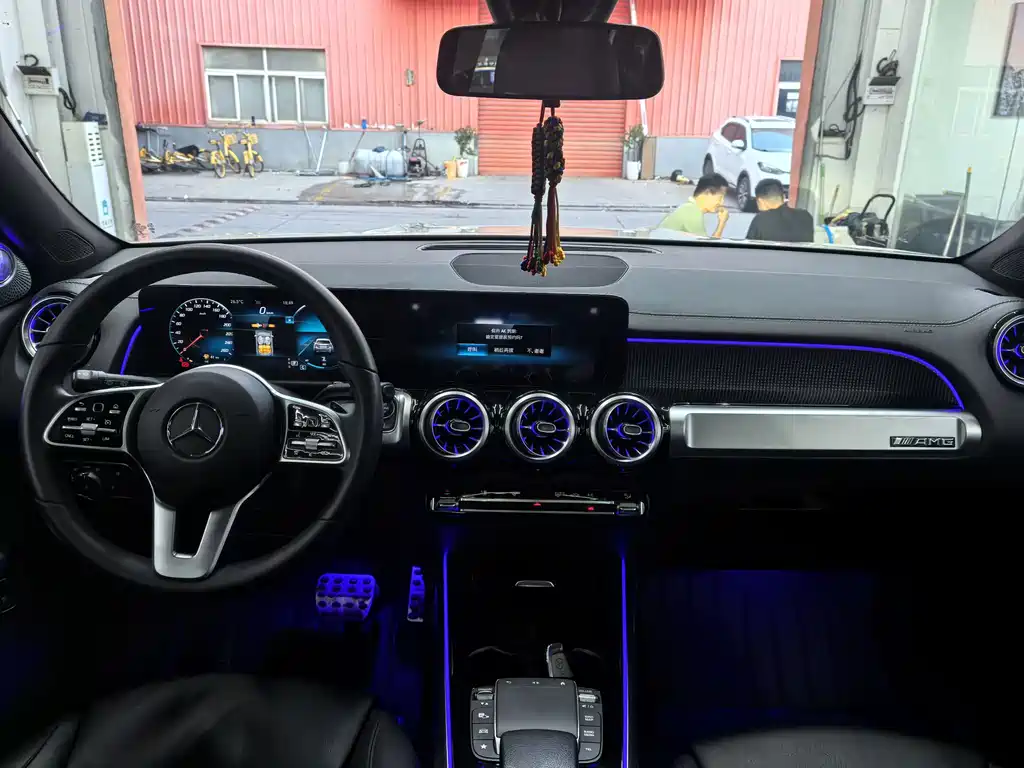 Mercedes-Benz GLB — миниатюра 13