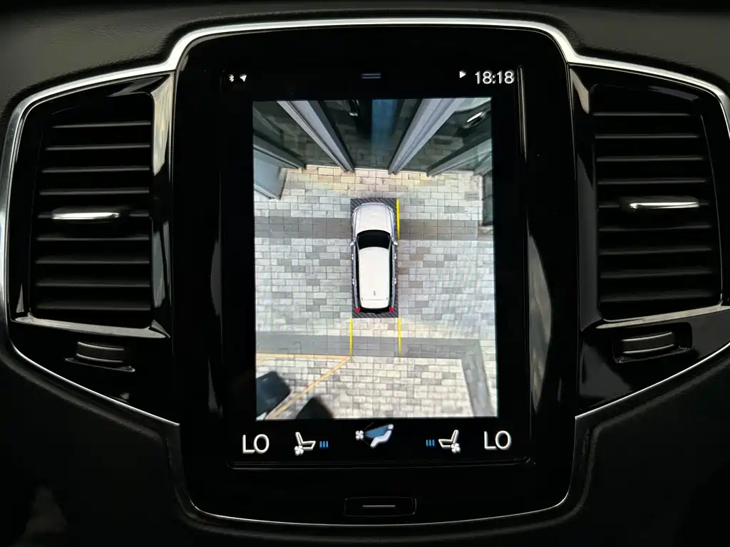 Volvo XC90 — миниатюра 22