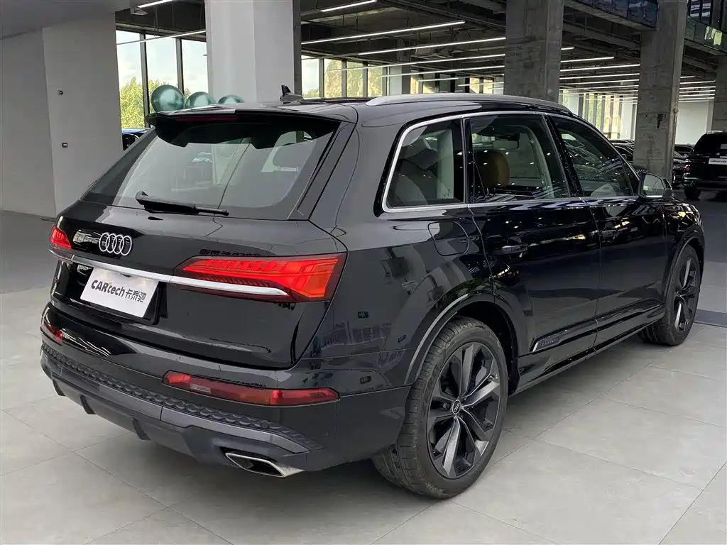 Audi Q7 2025 55 TFSI quattro S line Sport