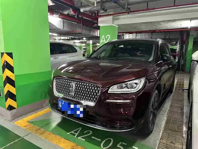 LINCOLN ADVENTURER 2021