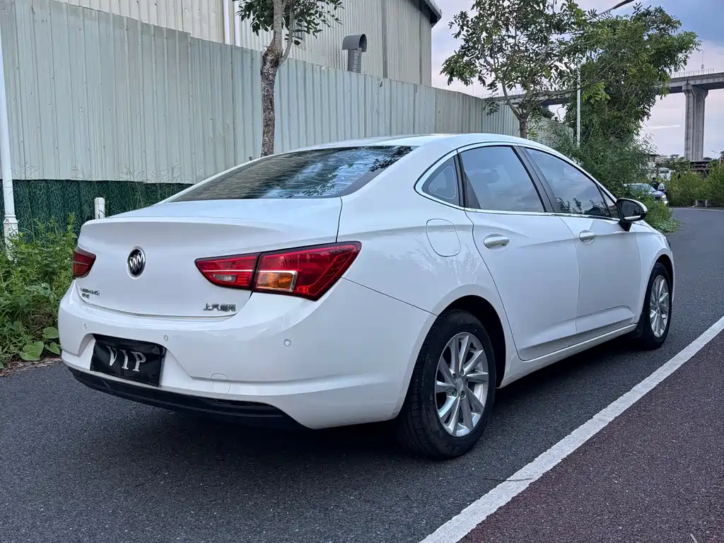 Buick Verano — миниатюра 15
