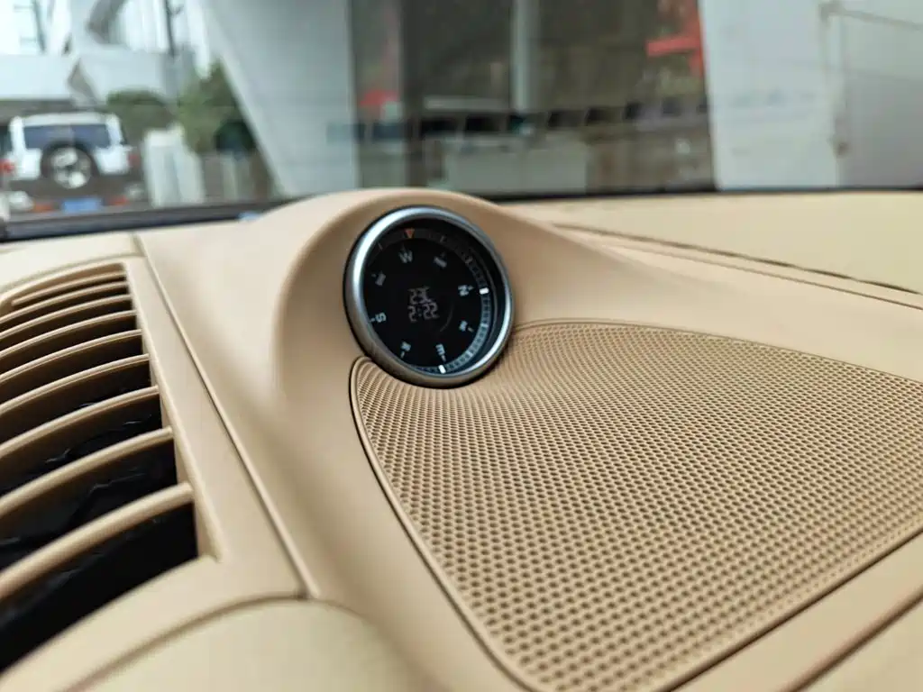 Porsche Cayenne — миниатюра 11