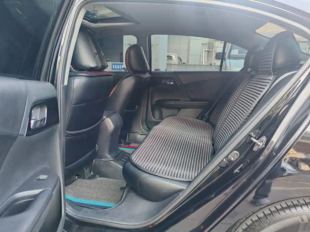 Honda Accord — миниатюра 10