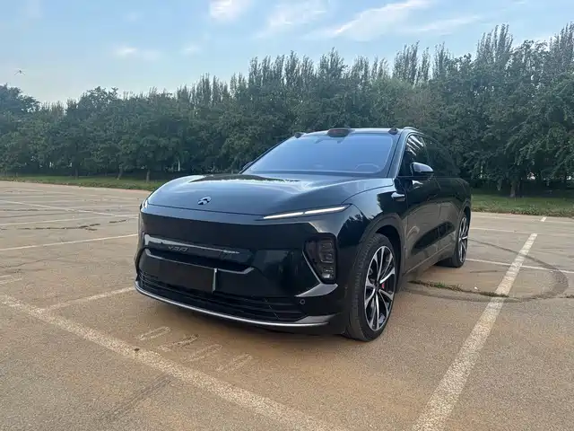 2023 Nio ES8