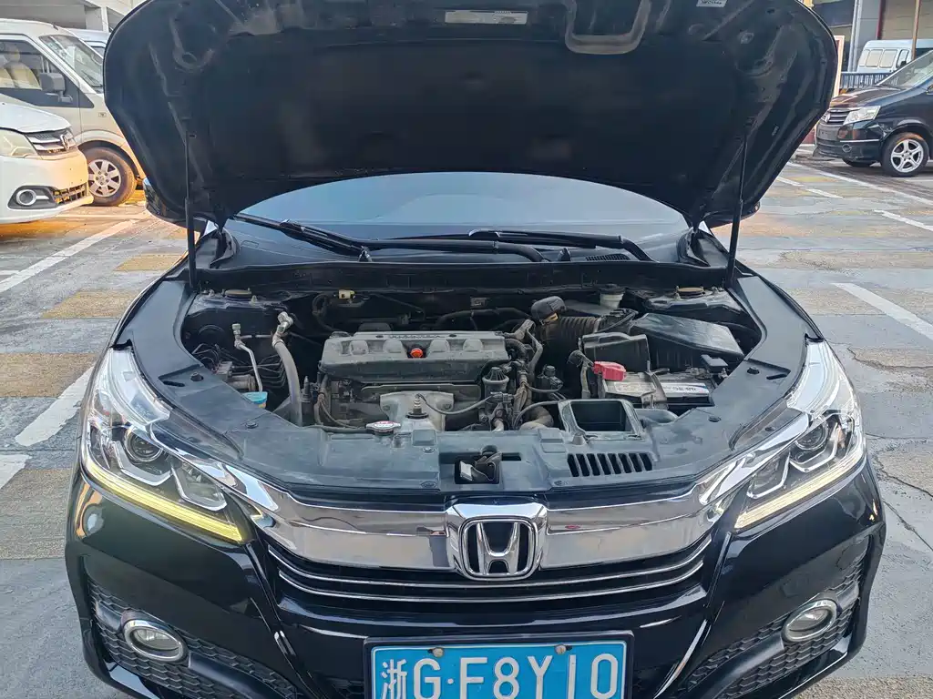 Honda Accord — миниатюра 15