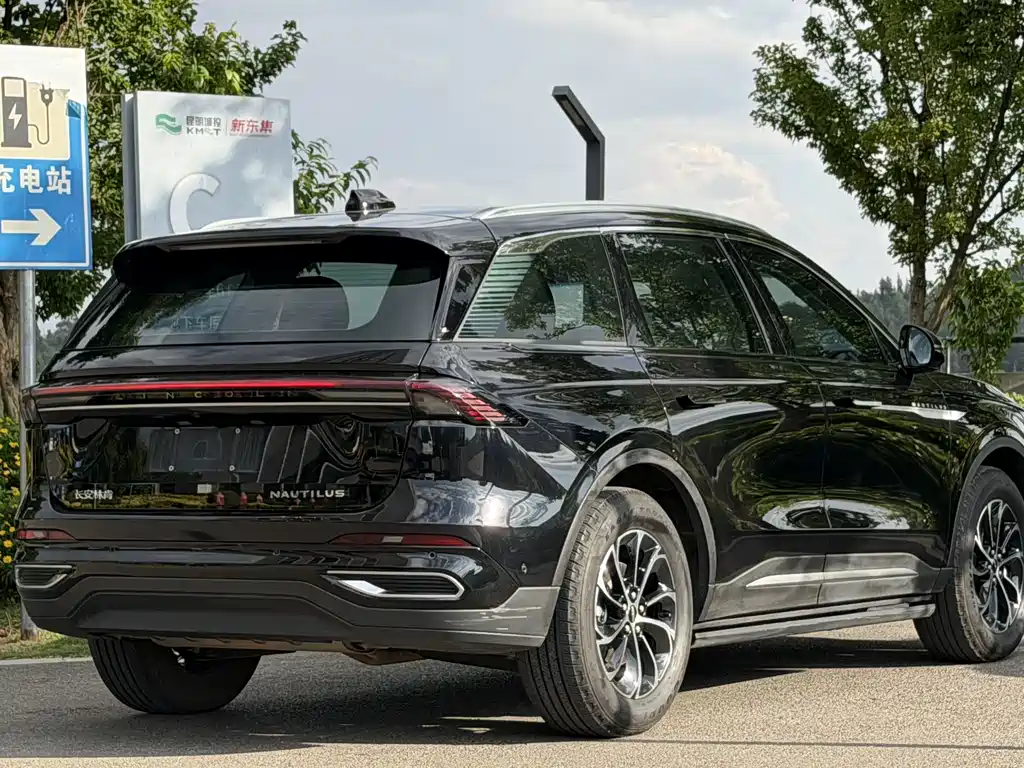 Lincoln Nautilus 2023 2.0T Premium