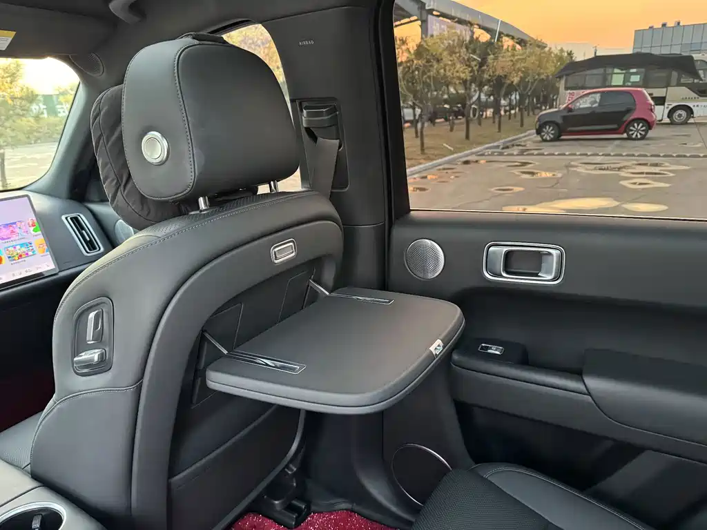 Li Auto Li L8 — миниатюра 11