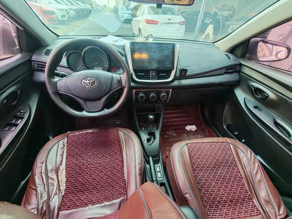 Toyota Yaris L — миниатюра 4