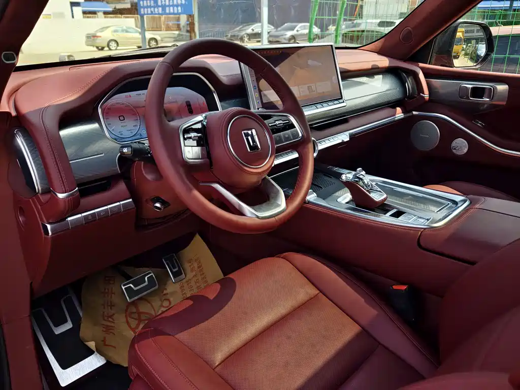 TANK TANK 700 NEW ENERGY