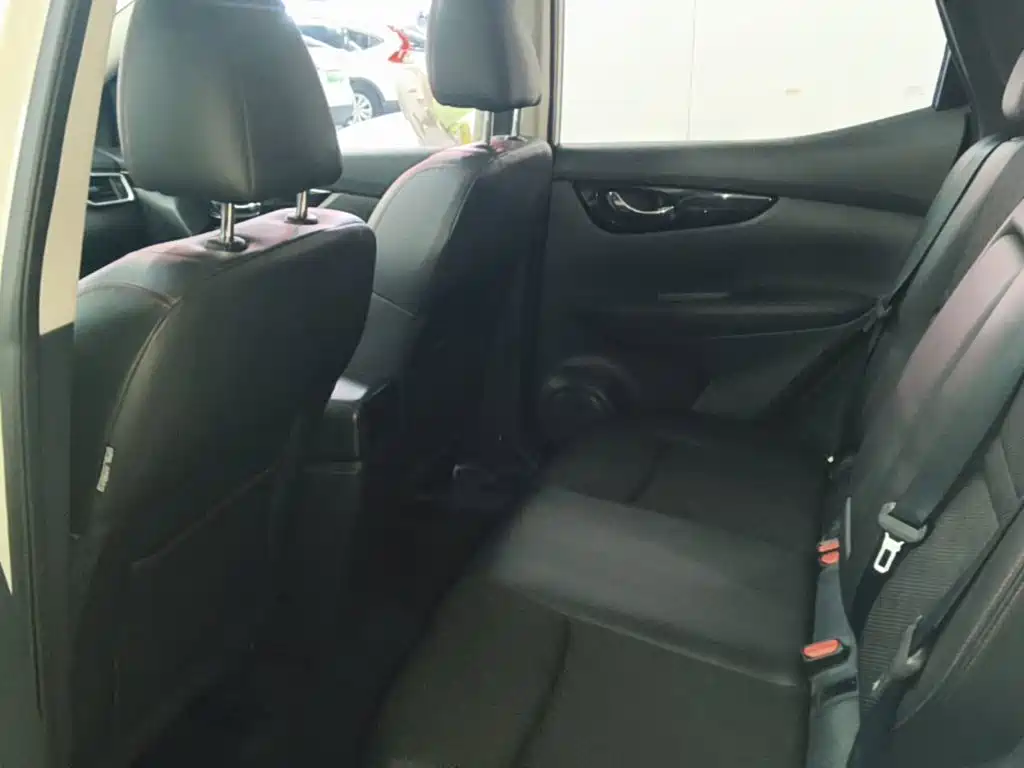 Nissan Qashqai — миниатюра 17