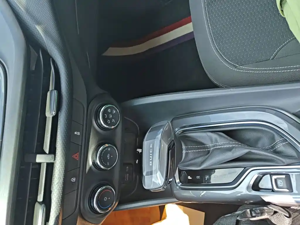 Buick Verano — миниатюра 14