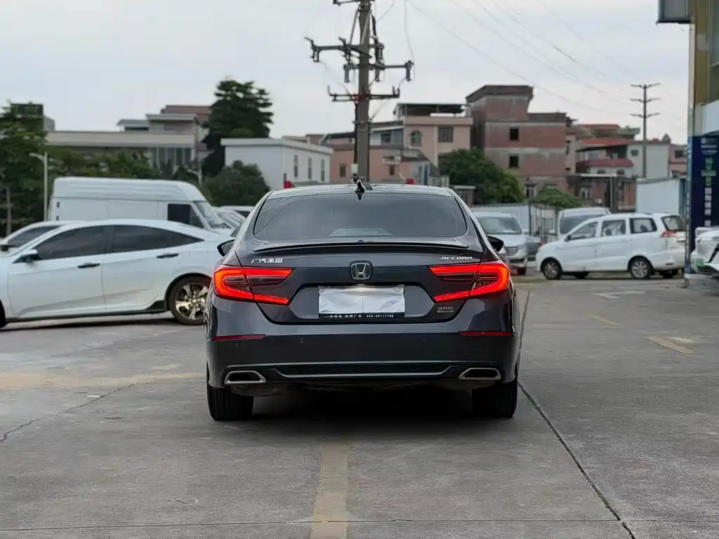 Honda Accord — миниатюра 8
