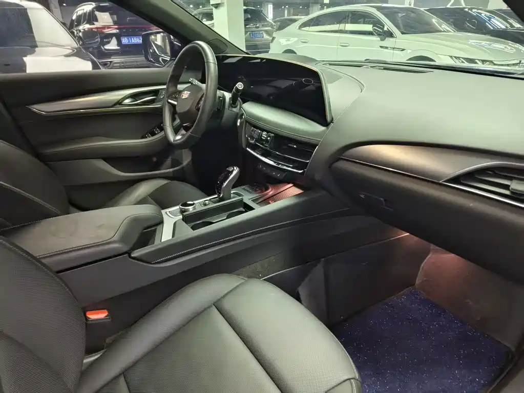 Cadillac CT5 — миниатюра 14