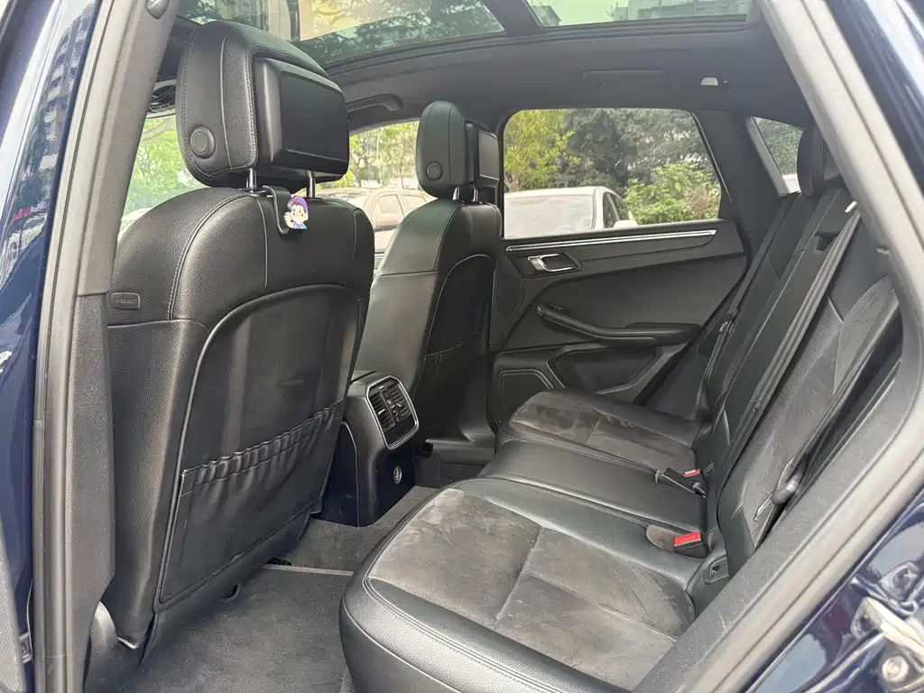 Porsche Macan — миниатюра 9