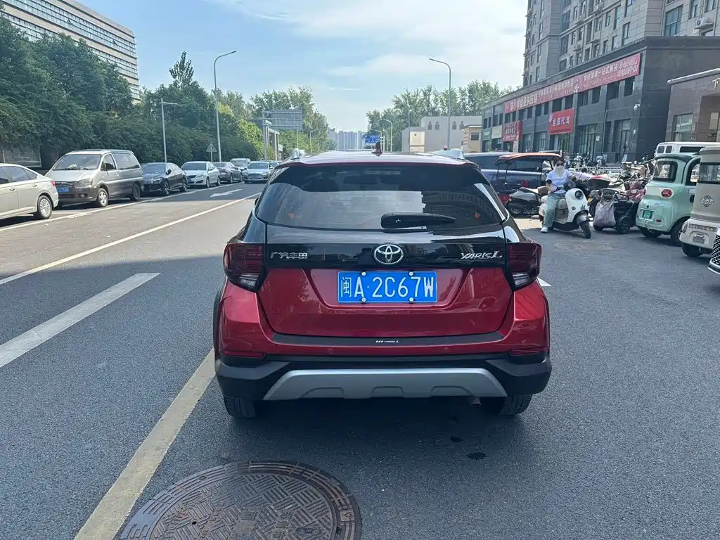 Toyota Yaris L — миниатюра 10