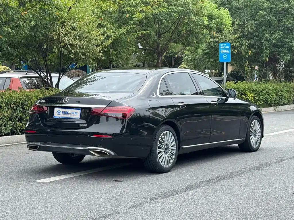 Mercedes-Benz E-Class — миниатюра 4
