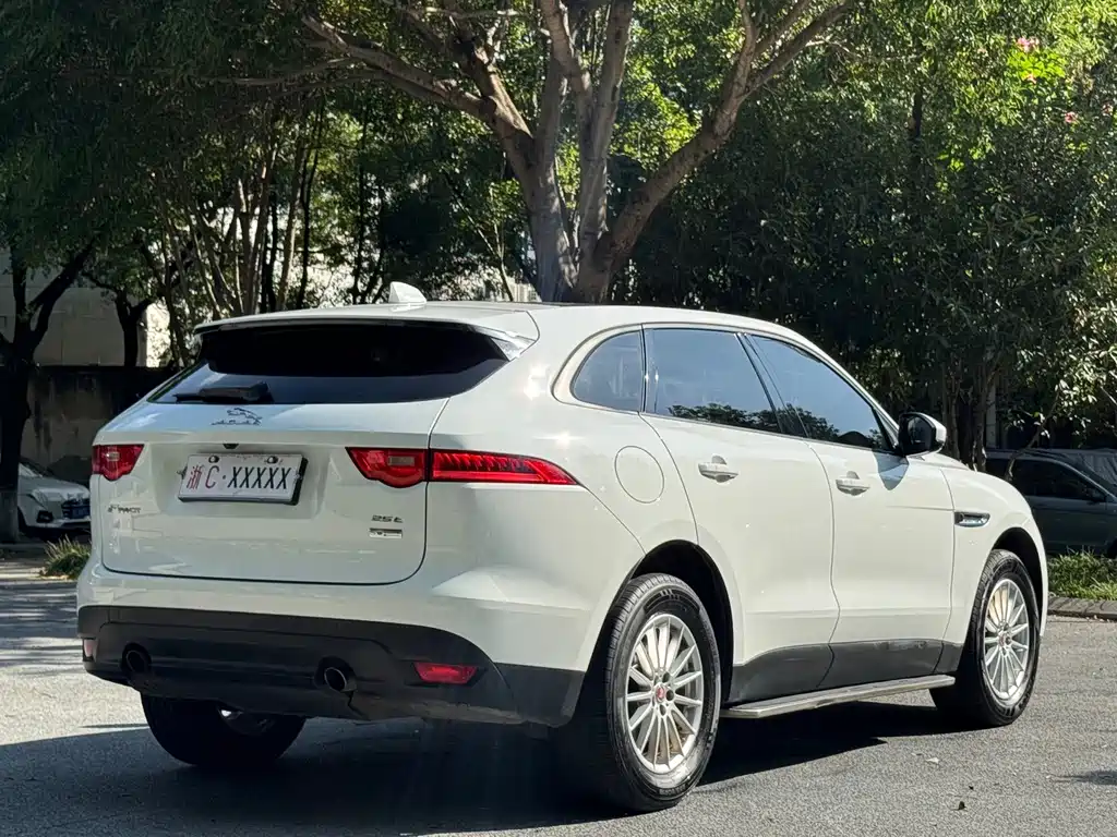 Jaguar F-PACE — миниатюра 4