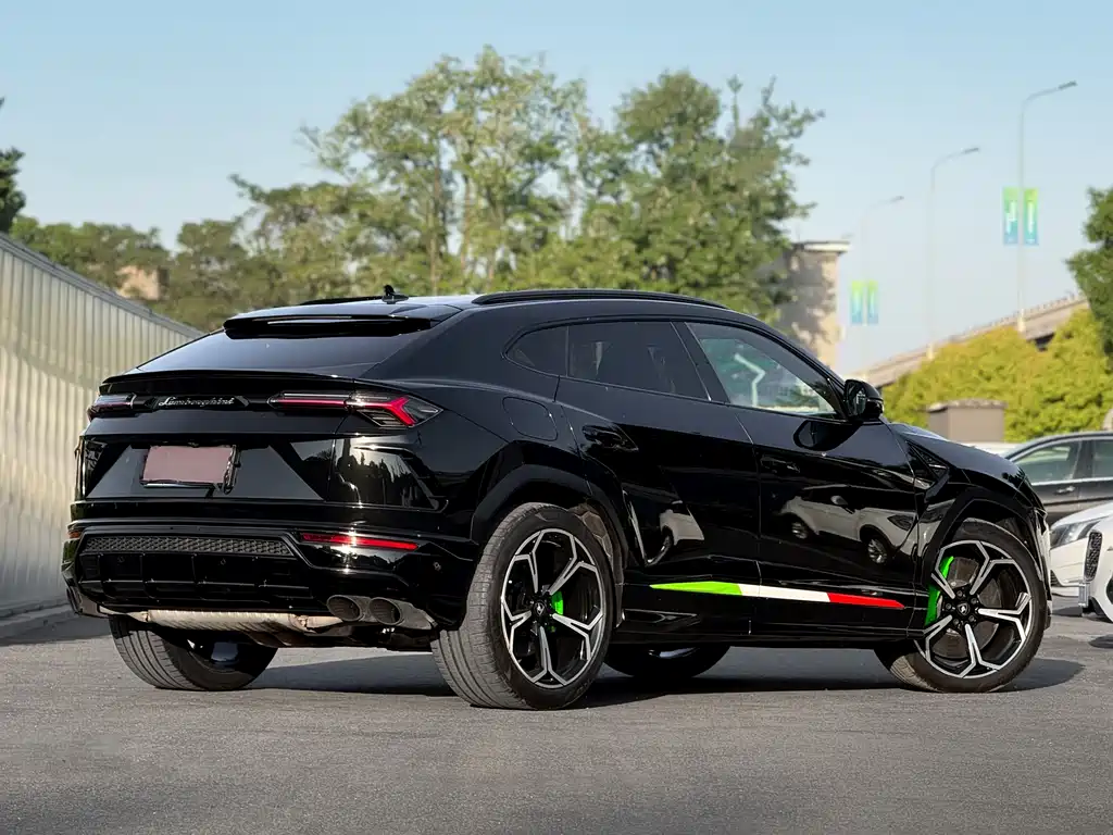 Lamborghini Urus - фото 18