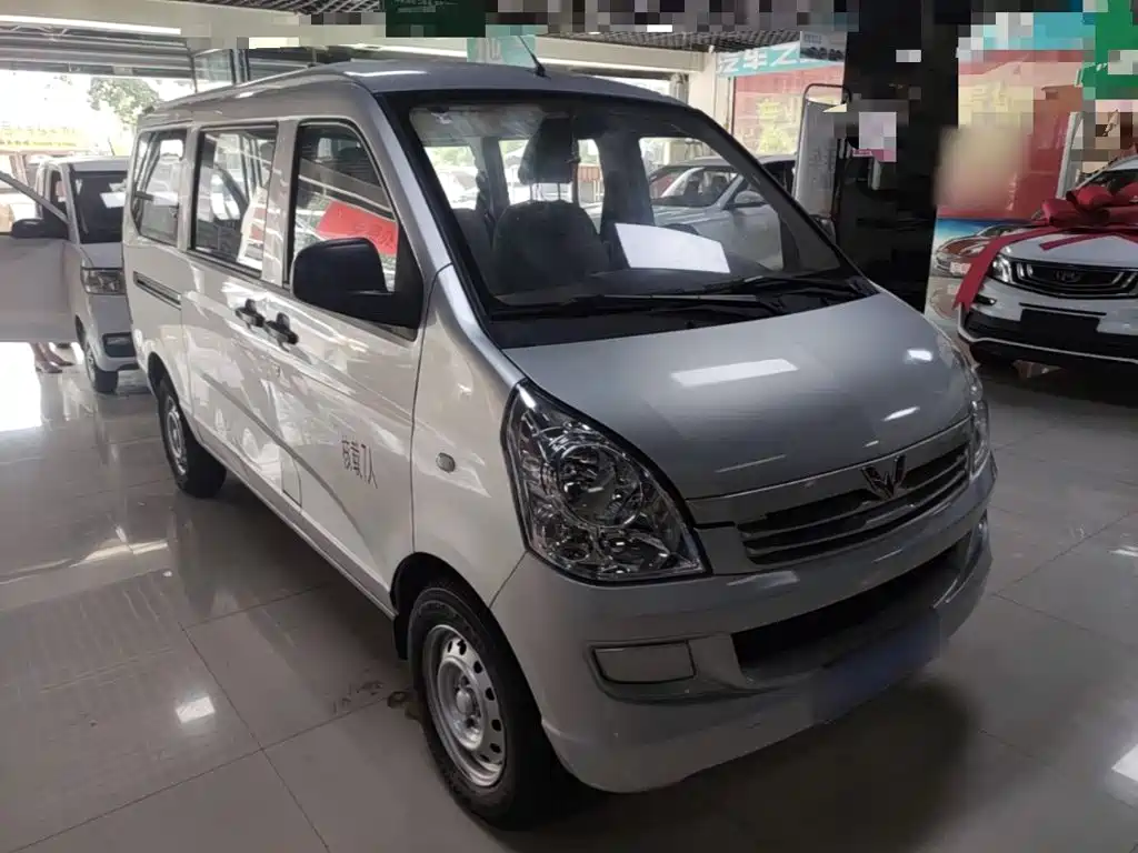 Wuling Rongguang S — миниатюра 4