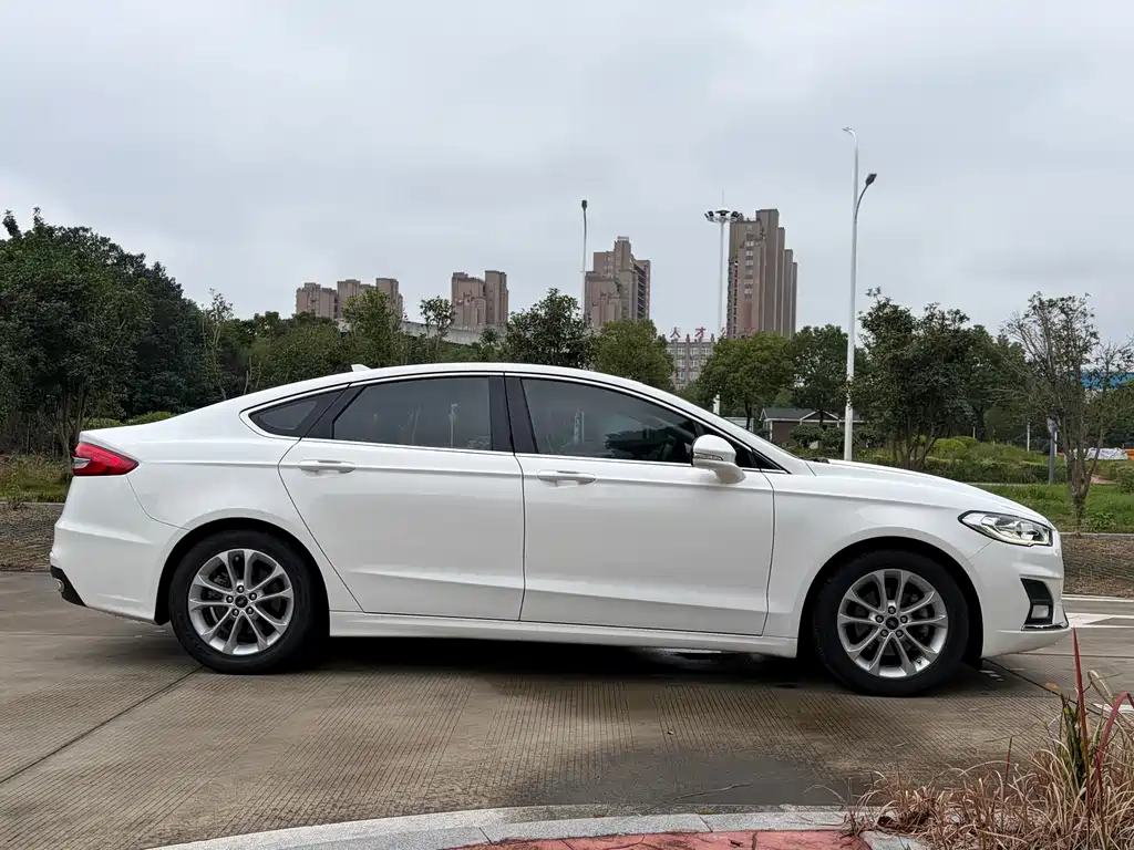 Ford Mondeo — миниатюра 4