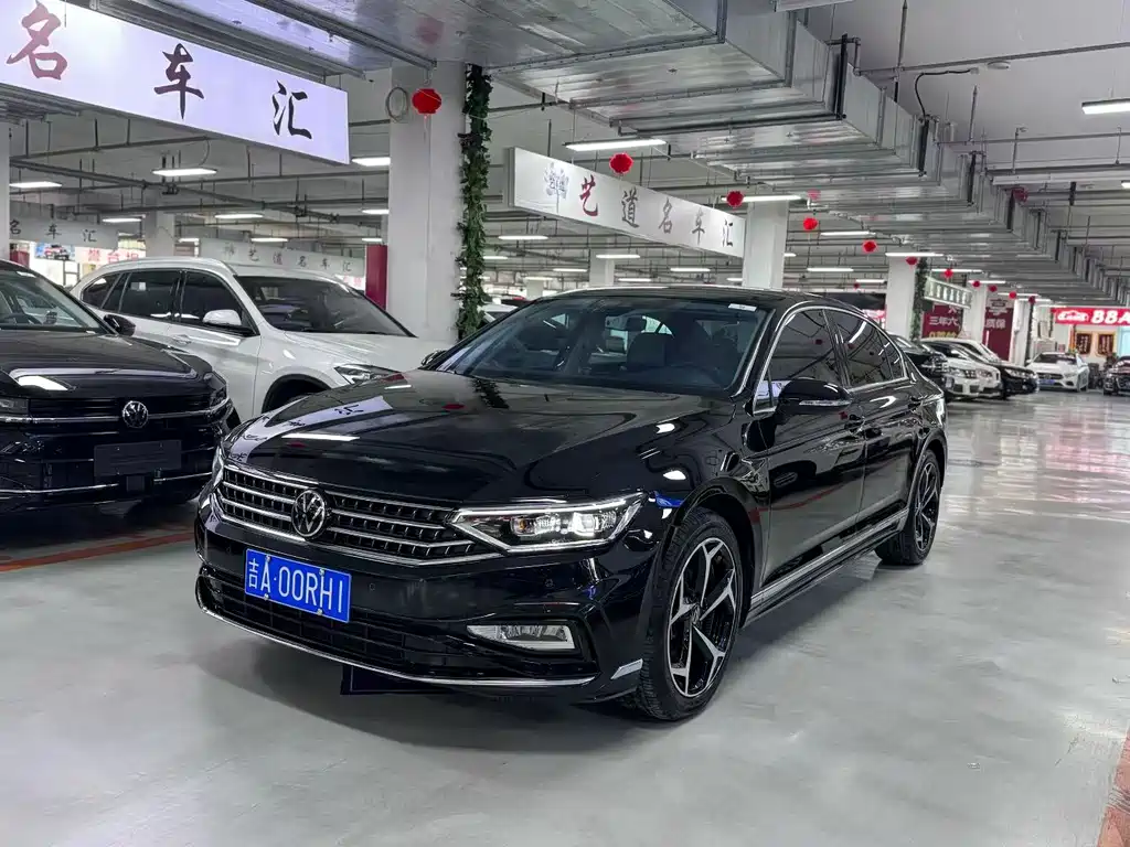 Volkswagen Magotan 2025