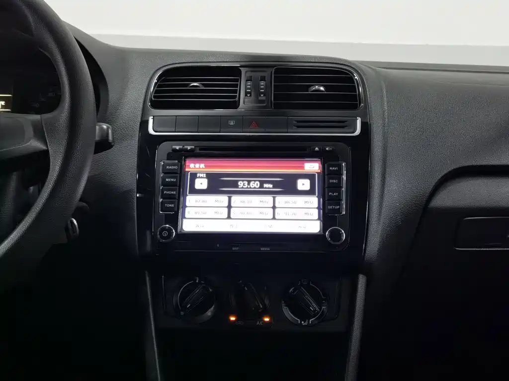 Volkswagen Polo — миниатюра 12