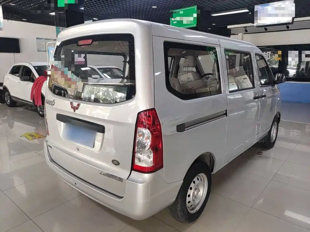 Wuling Rongguang S — миниатюра 7