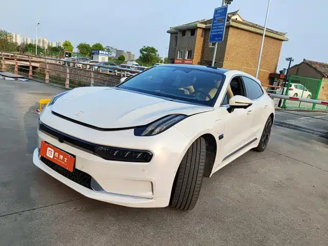 2023 Zeekr 001