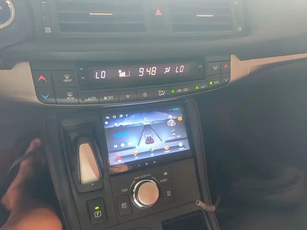 Lexus CT — миниатюра 13