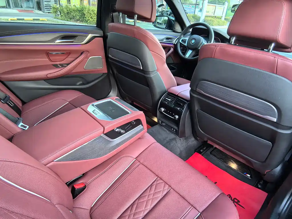 BMW 5 Series — миниатюра 10