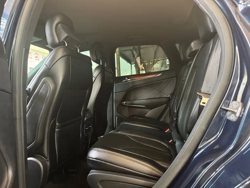 Lincoln MKC — миниатюра 8