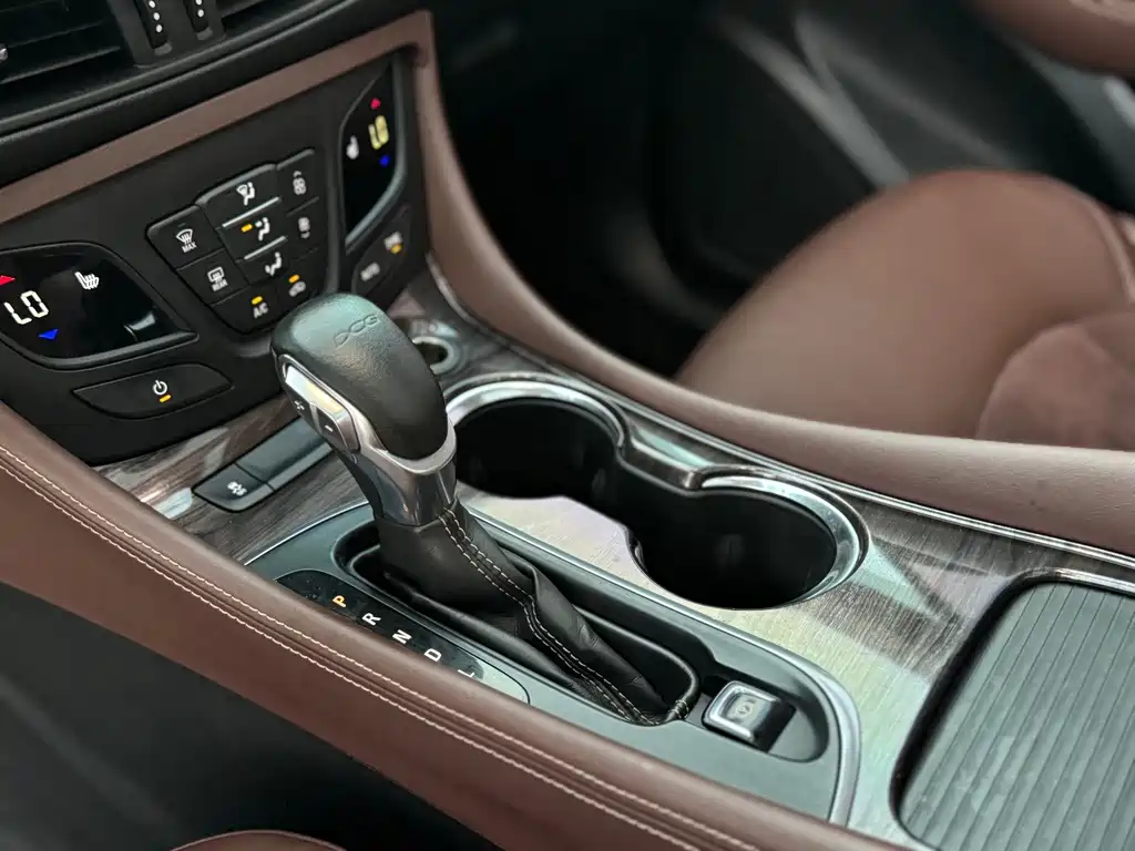 Buick Envision Plus — миниатюра 11