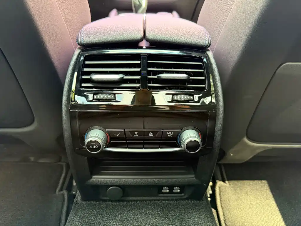BMW 5 Series (Import) — миниатюра 11