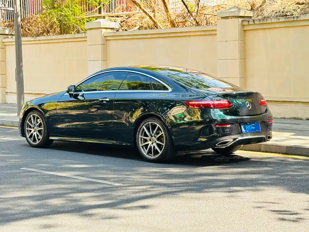 MERCEDES-BENZ E CLASS