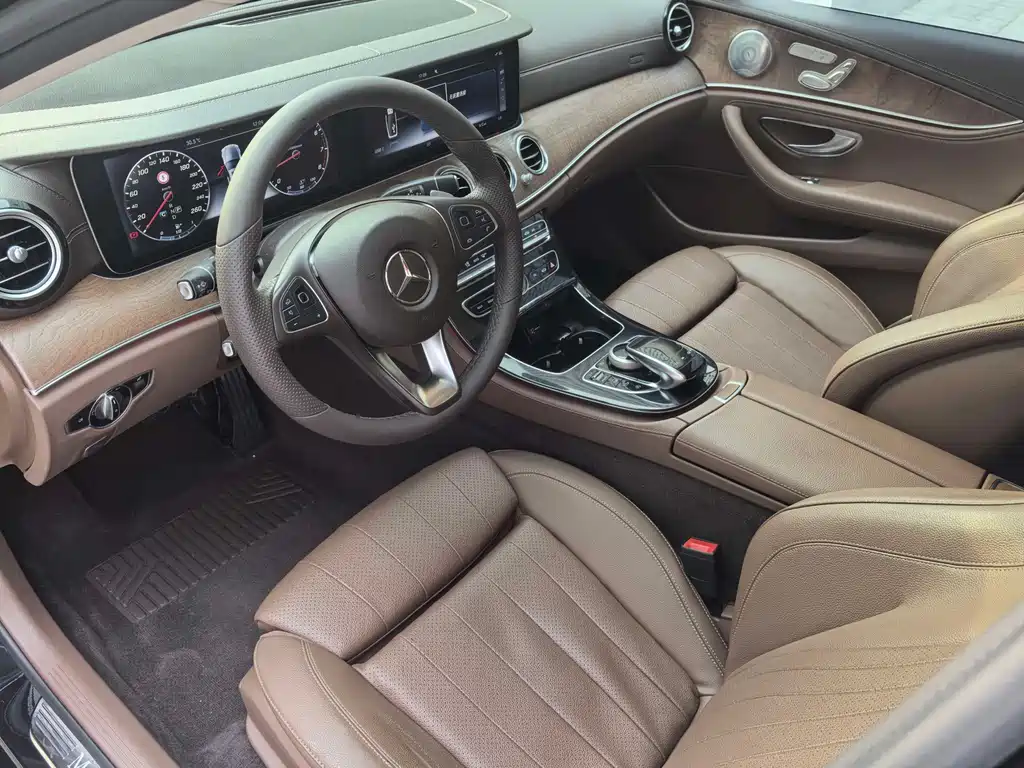 Mercedes-Benz E-Class — миниатюра 18