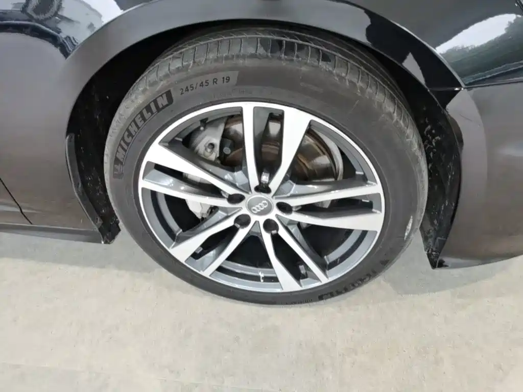Audi A6L — миниатюра 12